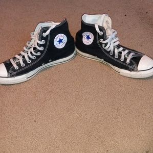 Black high top all star converse